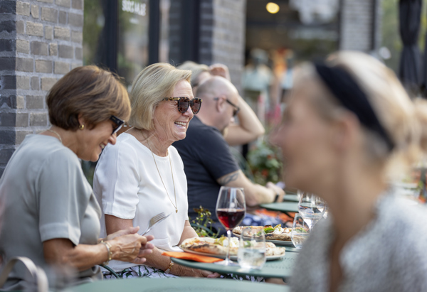 Trevlig utelunch en härlig dag