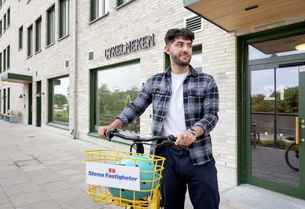 I Ekebäckshöjd finns Cykelmek, cykelpool, bilpool och laddning för elbilar.